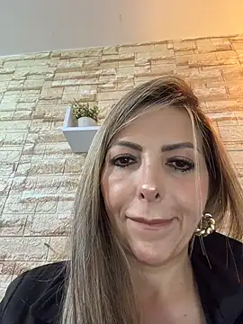  Abril-Office1 online show from August 3, 3:38 pm