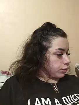 Snapshot of LovelyJulliette chatting on February 16, 1:05 pm LovelyJulliette online show from February 16, 1:05 pm