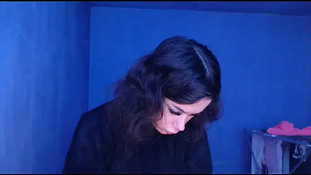 Snapshot of LovelyJulliette chatting on February 17, 10:07 am LovelyJulliette online show from February 17, 10:07 am