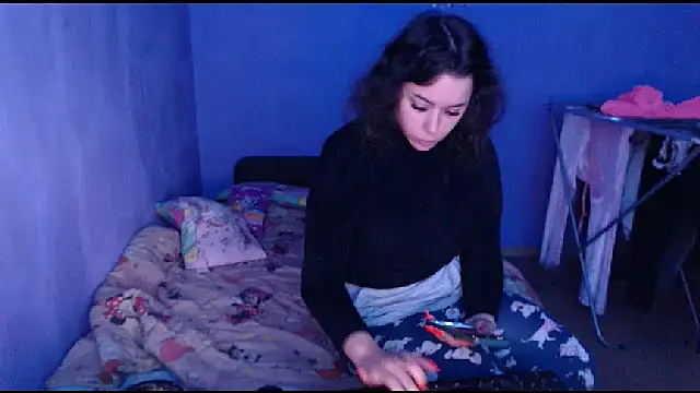 Snapshot of LovelyJulliette chatting on February 17, 1:10 pm LovelyJulliette online show from February 17, 1:10 pm