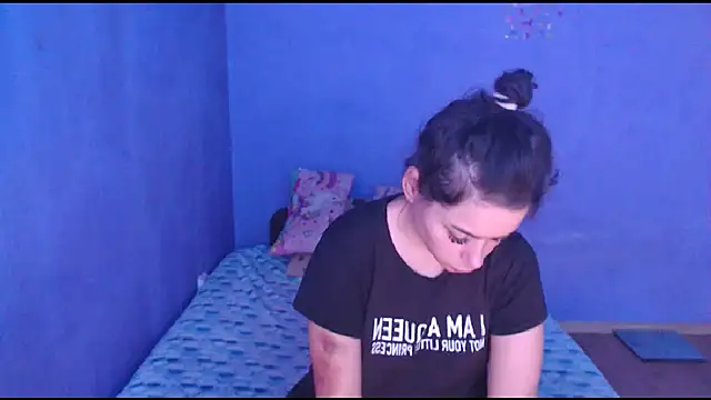 Snapshot of LovelyJulliette chatting on March 7, 10:35 am LovelyJulliette online show from March 7, 10:35 am