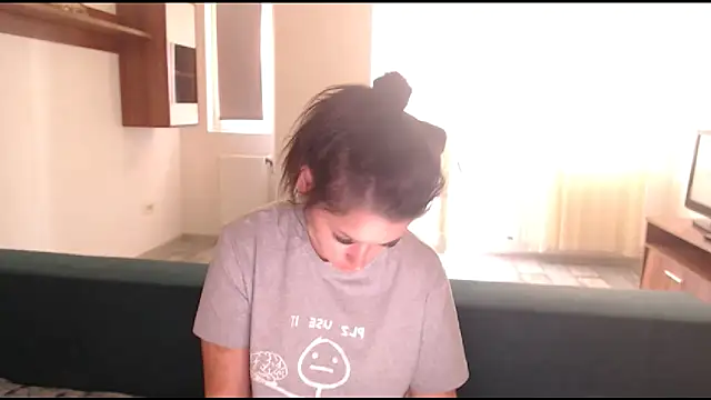 Snapshot of LovelyJulliette chatting on March 14, 11:12 am LovelyJulliette online show from March 14, 11:12 am