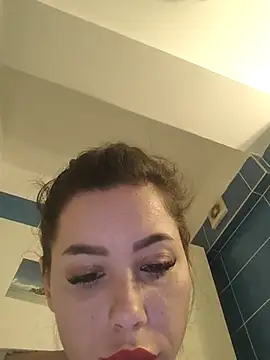 Snapshot of LovelyJulliette chatting on March 19, 11:06 am LovelyJulliette online show from March 19, 11:06 am