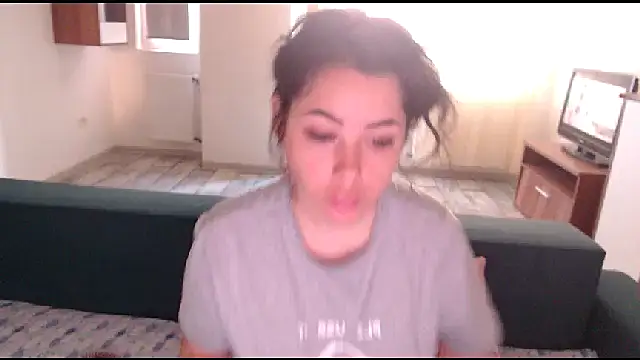 Snapshot of LovelyJulliette chatting on March 22, 9:56 am LovelyJulliette online show from March 22, 9:56 am