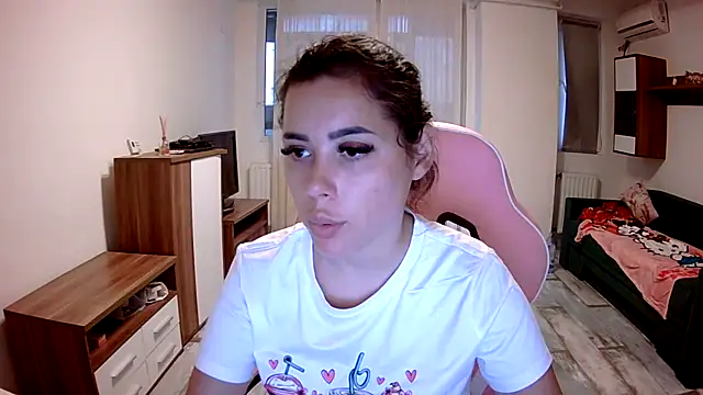 Snapshot of LovelyJulliette chatting on September 11, 3:56 pm LovelyJulliette online show from September 11, 3:56 pm