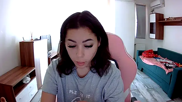 Snapshot of LovelyJulliette chatting on September 15, 12:38 pm LovelyJulliette online show from September 15, 12:38 pm