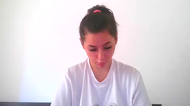 Snapshot of LovelyJulliette chatting on September 21, 1:02 pm LovelyJulliette online show from September 21, 1:02 pm