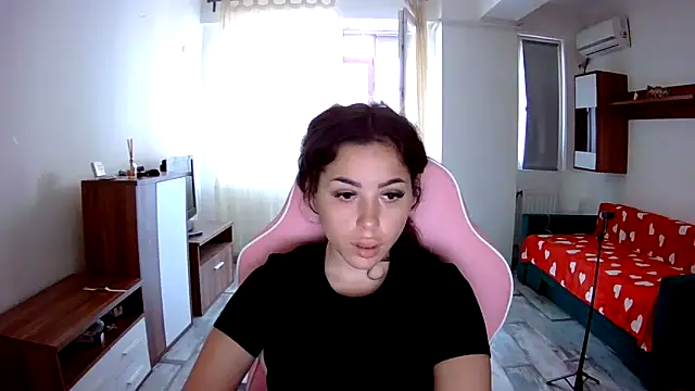 Snapshot of LovelyJulliette chatting on September 24, 2:20 pm LovelyJulliette online show from September 24, 2:20 pm