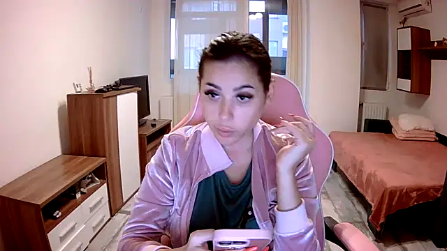 Snapshot of LovelyJulliette chatting on October 3, 2:25 pm LovelyJulliette online show from October 3, 2:25 pm