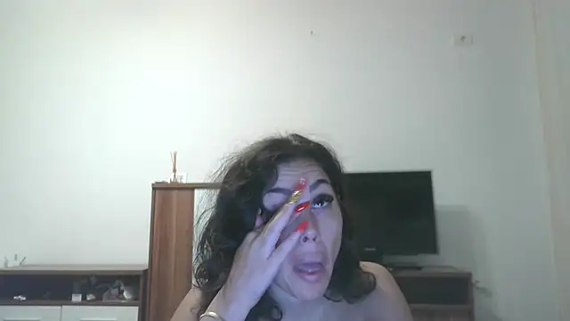 Snapshot of LovelyJulliette chatting on October 5, 4:38 pm LovelyJulliette online show from October 5, 4:38 pm