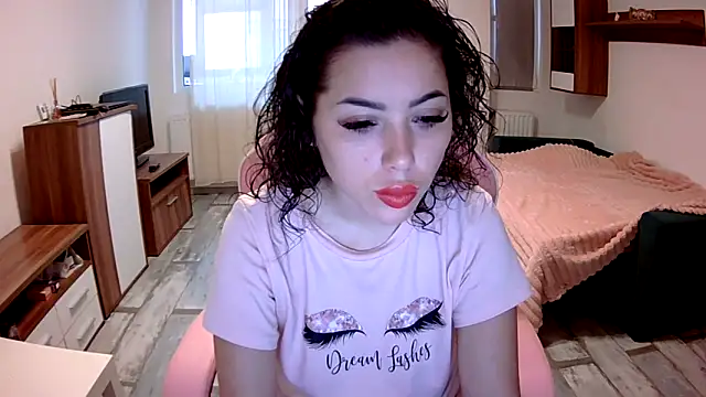 Snapshot of LovelyJulliette chatting on October 7, 12:02 pm LovelyJulliette online show from October 7, 12:02 pm