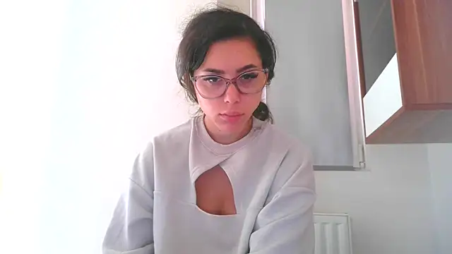 Snapshot of LovelyJulliette chatting on October 19, 12:17 pm LovelyJulliette online show from October 19, 12:17 pm