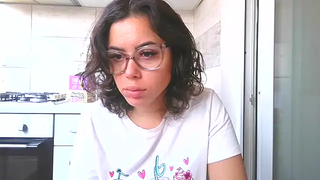 Snapshot of LovelyJulliette chatting on October 23, 10:25 am LovelyJulliette online show from October 23, 10:25 am