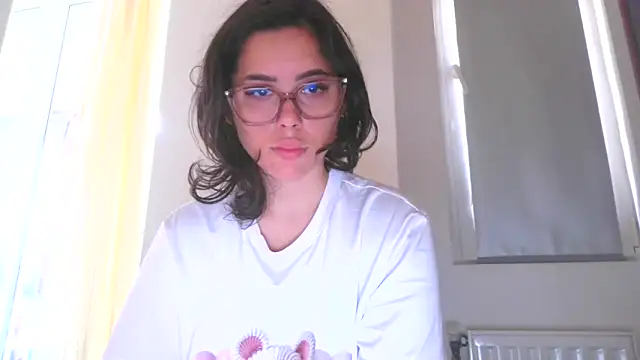 Snapshot of LovelyJulliette chatting on October 27, 12:42 pm LovelyJulliette online show from October 27, 12:42 pm