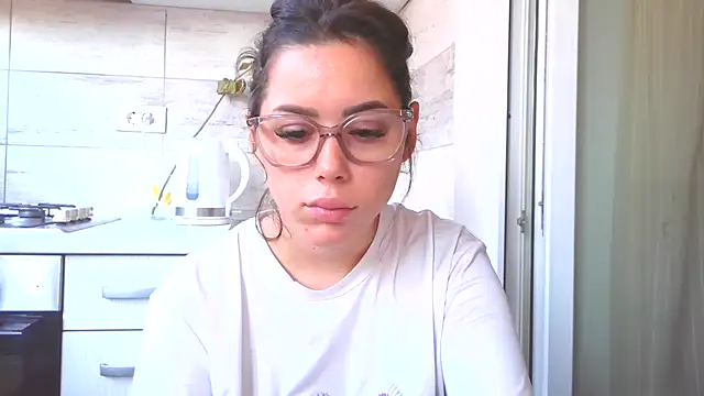 Snapshot of LovelyJulliette chatting on October 28, 1:14 pm LovelyJulliette online show from October 28, 1:14 pm