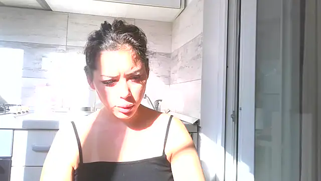 Snapshot of LovelyJulliette chatting on October 29, 11:56 am LovelyJulliette online show from October 29, 11:56 am