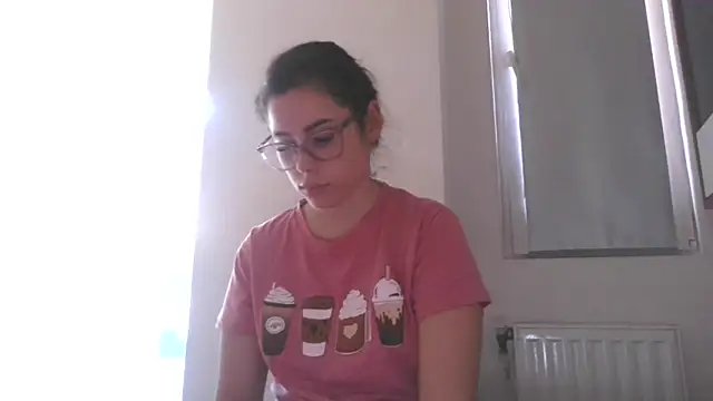 Snapshot of LovelyJulliette chatting on October 31, 1:01 pm LovelyJulliette online show from October 31, 1:01 pm