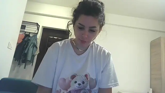 Snapshot of LovelyJulliette chatting on November 16, 4:45 pm LovelyJulliette online show from November 16, 4:45 pm