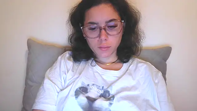 Snapshot of LovelyJulliette chatting on November 21, 11:09 am LovelyJulliette online show from November 21, 11:09 am