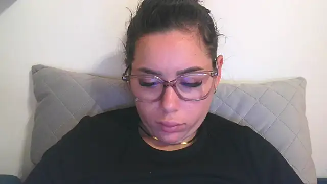 Snapshot of LovelyJulliette chatting on November 26, 2:40 pm LovelyJulliette online show from November 26, 2:40 pm