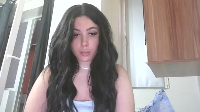 LovelyJulliette online show from June 12, 4:28 pm