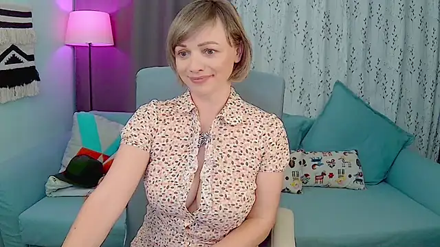 Snapshot of NandiSmile chatting on November 15, 5:09 pm NandiSmile online show from November 15, 5:09 pm