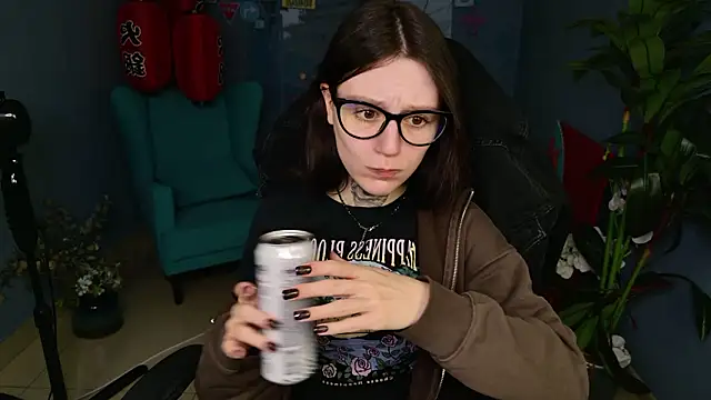 VeliraBraitberg online show from March 11, 1:17 pm