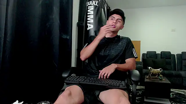 Snapshot of Stiven_CL chatting on November 20, 5:40 am Stiven CL online show from November 20, 5:40 am