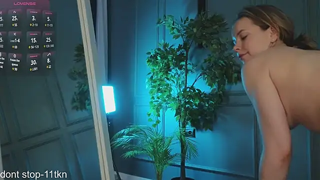 Snapshot of milly_shy chatting on January 16, 1:25 pm milly shy online show from January 16, 1:25 pm