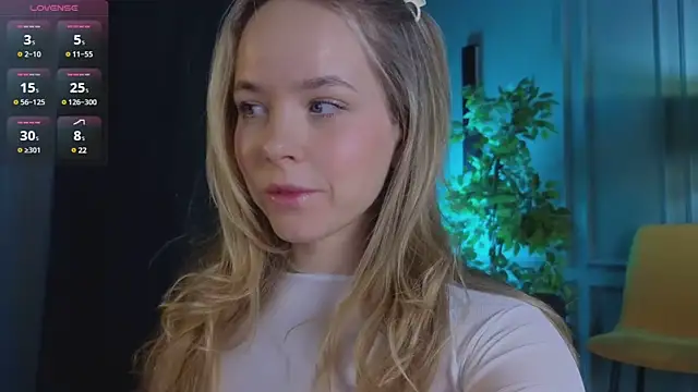 Snapshot of milly_shy chatting on January 30, 6:46 am milly shy online show from January 30, 6:46 am