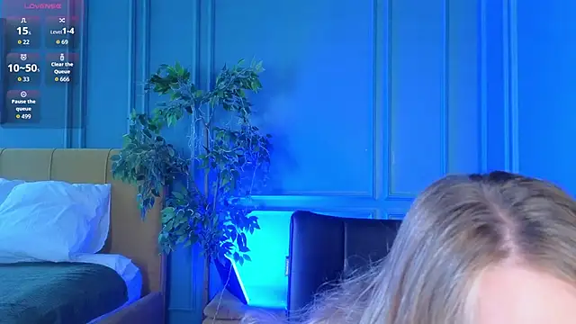 Snapshot of milly_shy chatting on October 21, 6:58 am milly shy online show from October 21, 6:58 am