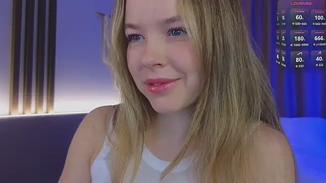 Snapshot of milly_shy chatting on February 19, 6:42 am milly shy online show from February 19, 6:42 am