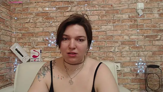 Amelia Kiss  online show from February 17, 12:51 am