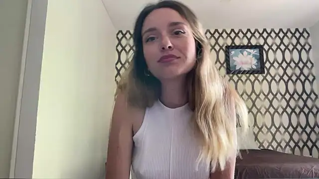 Snapshot of SirenaBelle chatting on December 22, 3:55 am SirenaBelle online show from December 22, 3:55 am