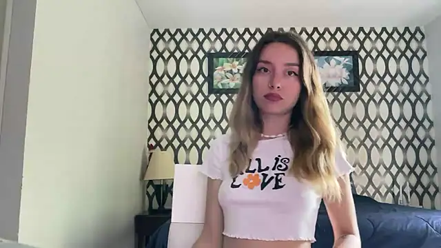 Snapshot of SirenaBelle chatting on January 19, 1:21 am SirenaBelle online show from January 19, 1:21 am