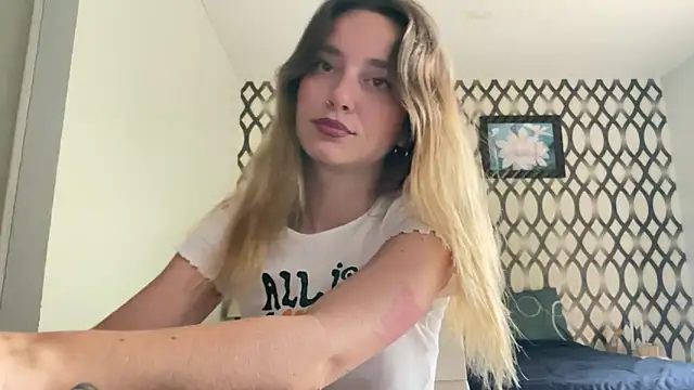 Snapshot of SirenaBelle chatting on January 23, 10:43 am SirenaBelle online show from January 23, 10:43 am