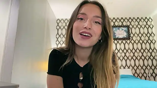 Snapshot of SirenaBelle chatting on February 12, 6:40 am SirenaBelle online show from February 12, 6:40 am