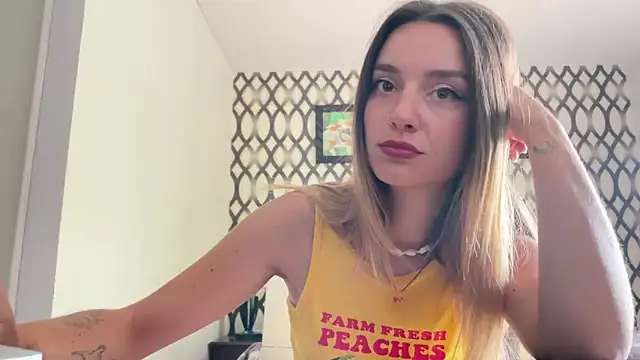 Snapshot of SirenaBelle chatting on February 27, 9:32 am SirenaBelle online show from February 27, 9:32 am