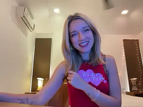 SirenaBelle online show from September 12, 2:00 am