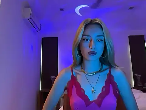 Snapshot of SirenaBelle chatting on October 11, 12:54 am SirenaBelle online show from October 11, 12:54 am