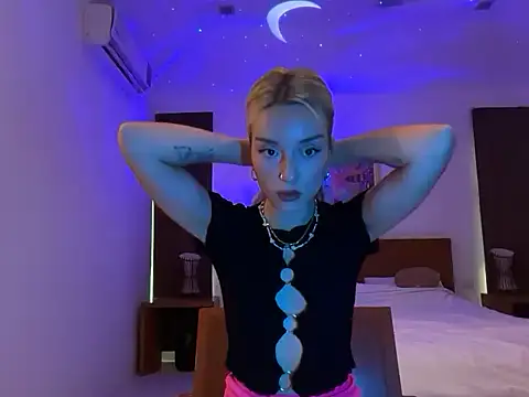 Snapshot of SirenaBelle chatting on October 15, 9:42 am SirenaBelle online show from October 15, 9:42 am