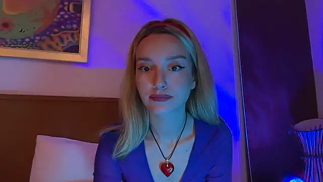 Snapshot of SirenaBelle chatting on November 19, 10:21 pm SirenaBelle online show from November 19, 10:21 pm