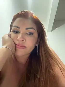 Snapshot of Bruninhaa34 chatting on February 12, 10:37 pm Bruninhaa34 online show from February 12, 10:37 pm