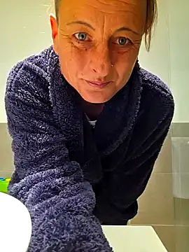 Snapshot of Pussy69Kat chatting on October 3, 9:50 am Pussy69Kat online show from October 3, 9:50 am