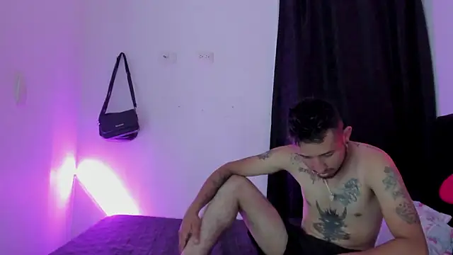 Bad Couple 1 online show from March 5, 4:19 am