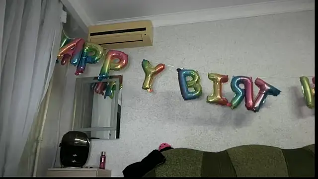 Snapshot of daddyandmyprincess chatting on November 11, 11:16 pm daddyandmyprincess online show from November 11, 11:16 pm