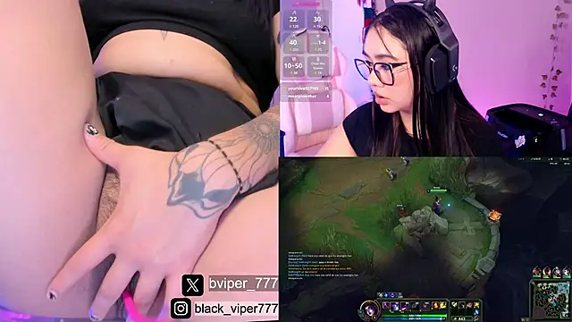 Snapshot of viper777_ chatting on December 18, 9:40 pm viper777 online show from December 18, 9:40 pm