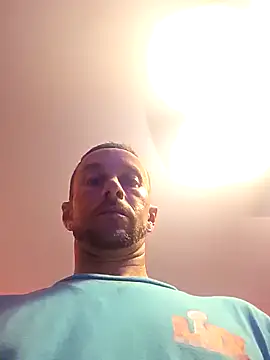 Snapshot of Twin2222 chatting on October 10, 1:15 am Twin2222 online show from October 10, 1:15 am