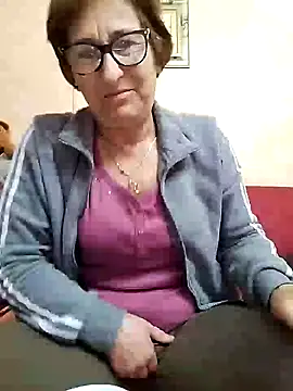 Snapshot of passione503 chatting on February 9, 1:25 pm passione503 online show from February 9, 1:25 pm