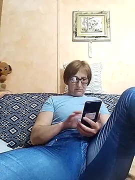 Snapshot of passione503 chatting on February 17, 7:10 pm passione503 online show from February 17, 7:10 pm